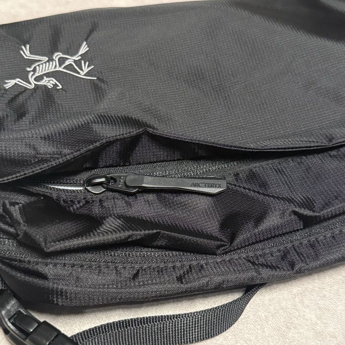 •	Сумка Arc’teryx чорна | компактна, стильна