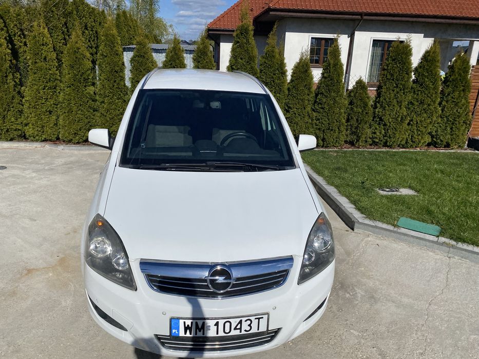 Opel Zafira B  2010r