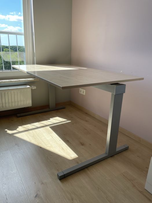 Biurko solidne i stabilne 140x80x73cm