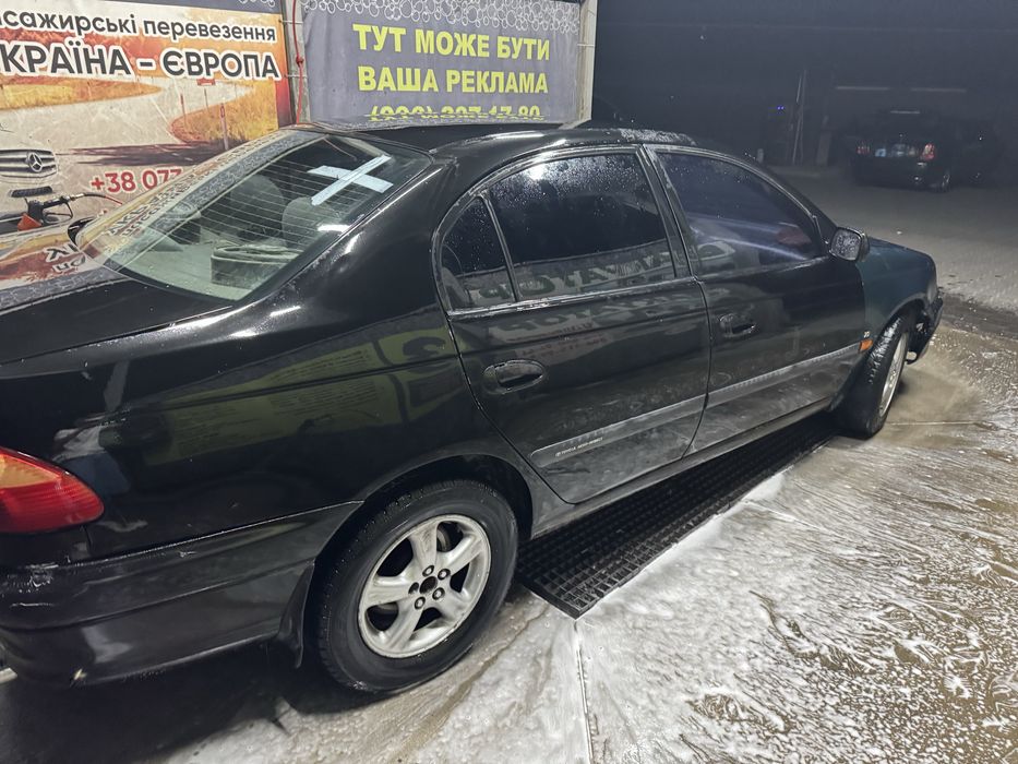 Продам авто тайота авенсіс 2001 р