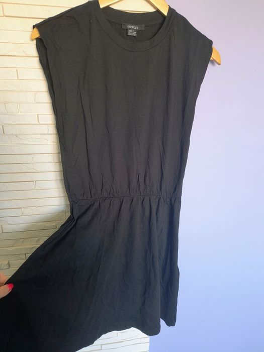 Sukienka na grubych ramiączkach