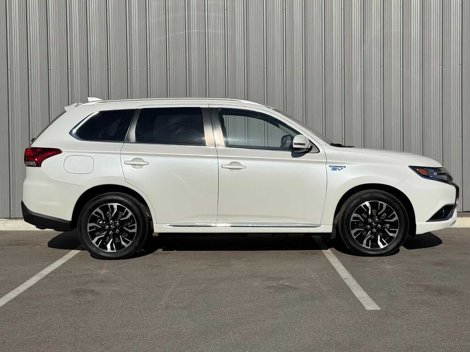 Mitsubishi Outlander SEL S-AWC      2018