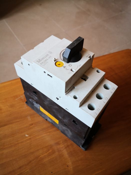 Wyłącznik silnikowy moeller pkzm4-63