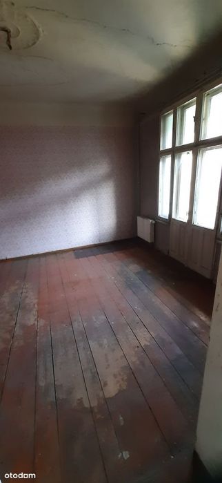 Przestronne 4-pokojowe mieszkanie z balkonem w centrum