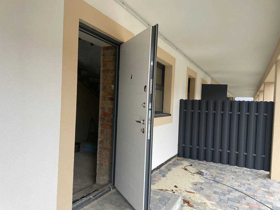 Продаж котеджу біля Подолян,  комунікації підключено