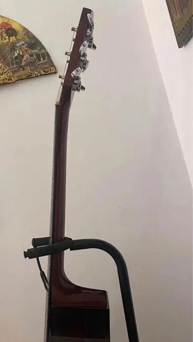 Guitarra semi-acústica FENDER
