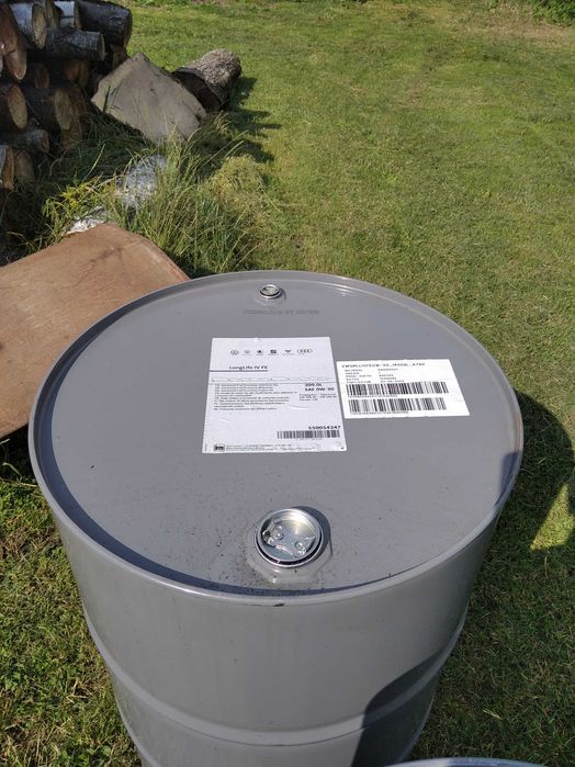 beczki 200L,beczka po nowym oleju silnikowym