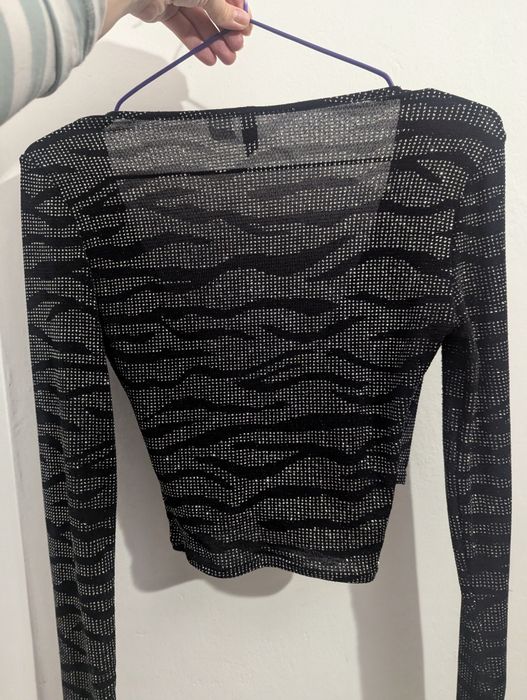 Топ чорний блискучий