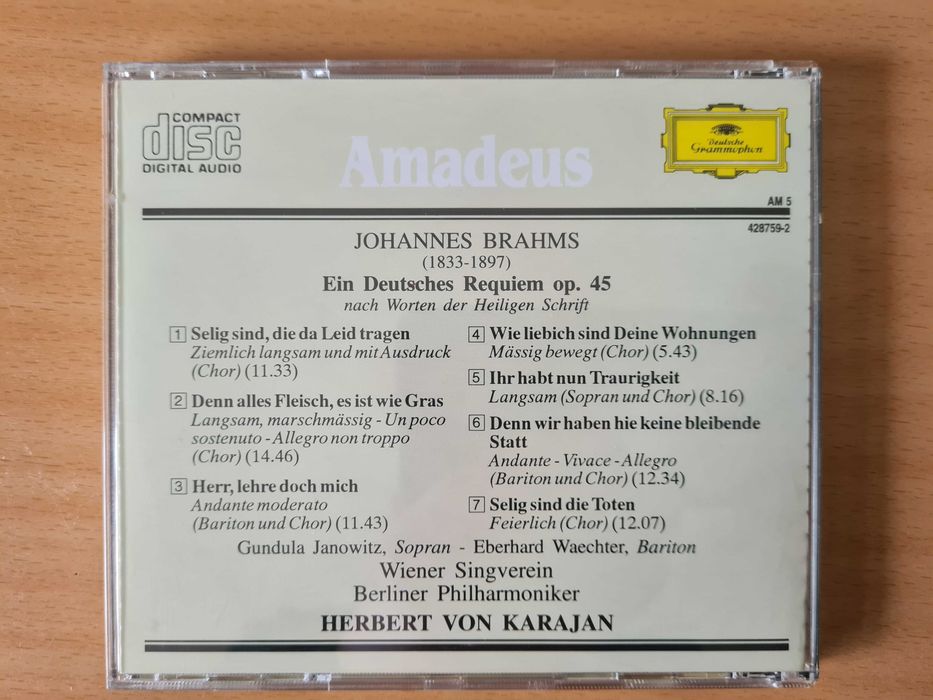 CD audio com música de J. Brahms