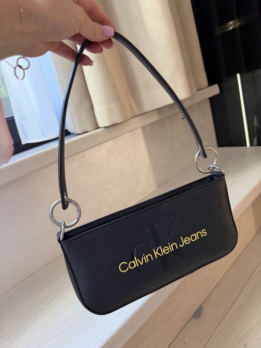 Сумка  Calvin klein. 2 рази носила