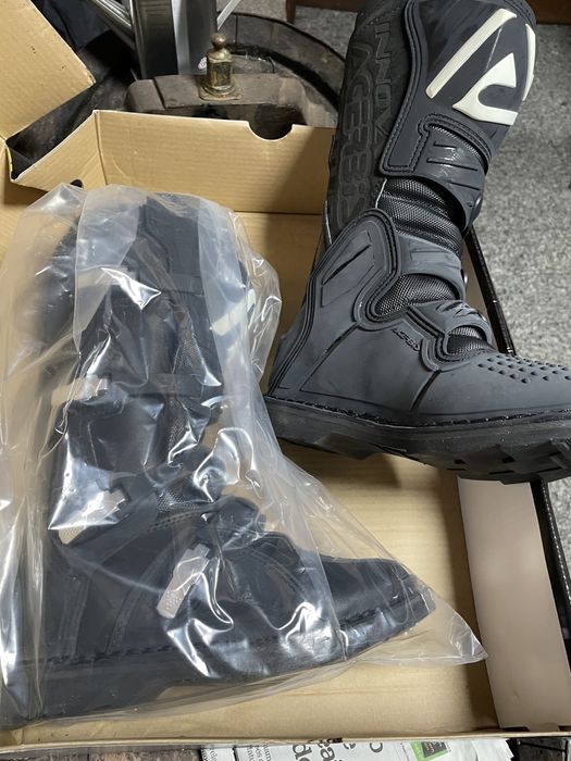Botas acerbis Novas