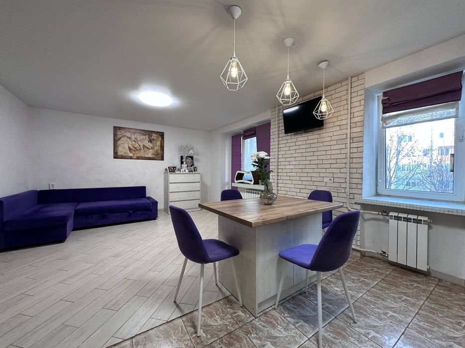 3-кімнатна квартира | 55-й мікрорайон | 2 поверх | цегляний будинок