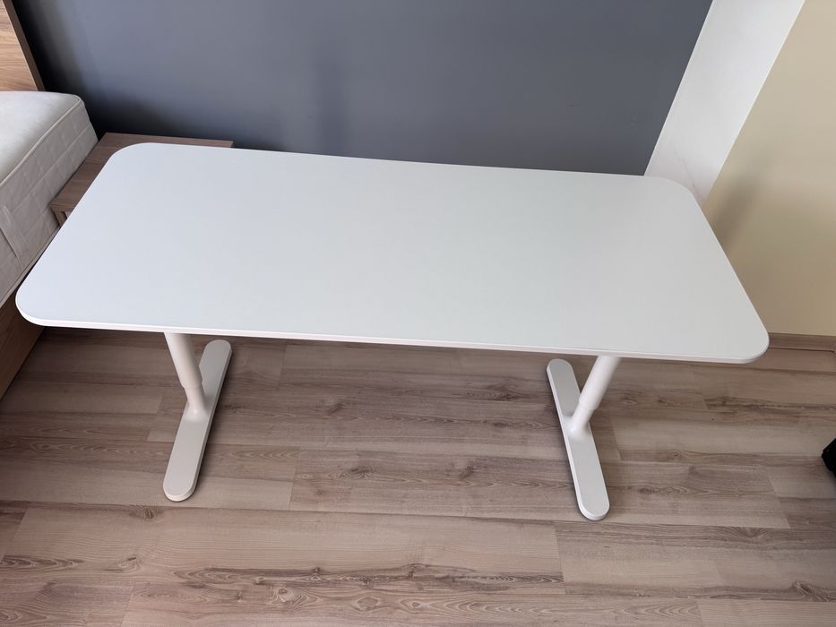 Biurko dla ucznia/ studenta IKEA BEKANT 140 × 60 cm – białe, stan bardzo dobry