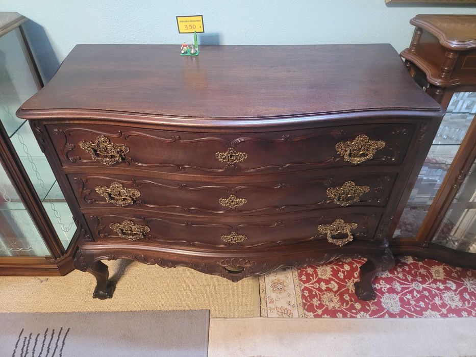 Cómoda antiga em madeira maciça - óptimo estado geral