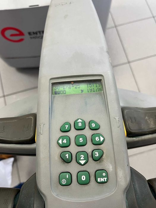 Porta-paletes eléctrico (como novo)