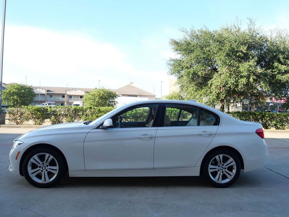 BMW 330i      2017