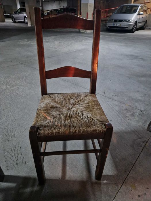Conjunto de 4 cadeiras rústicas