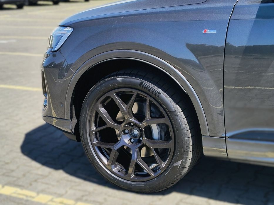 Audi Q7 Cena katalogowa: 495 860 PLN