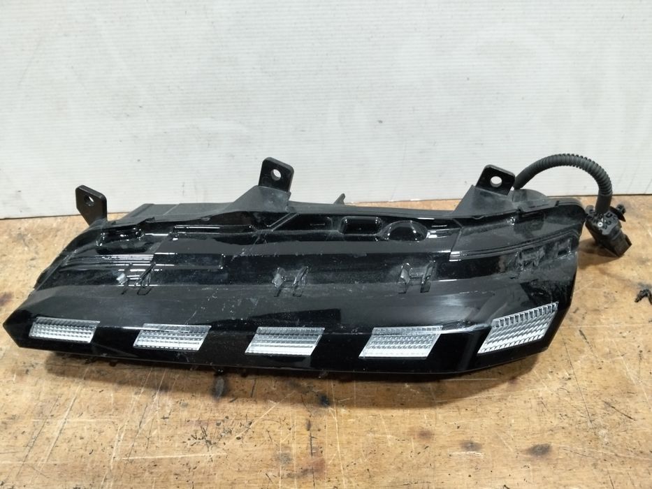Pisca Peugeot 308 de 2021  Led lado direito