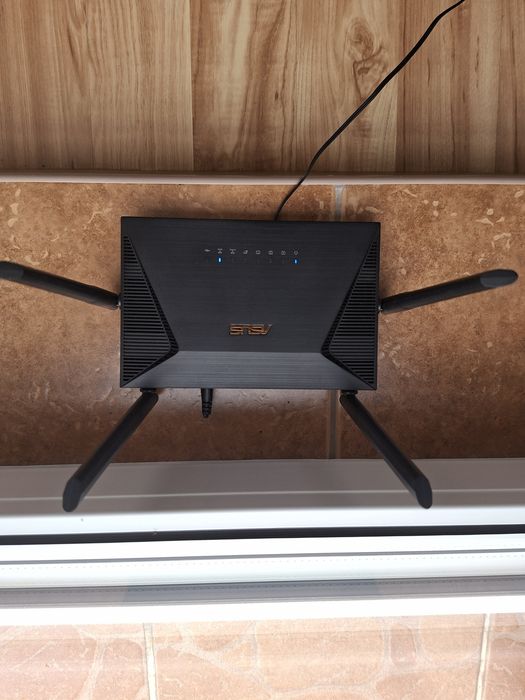 Router ASUS RT-AX1800U