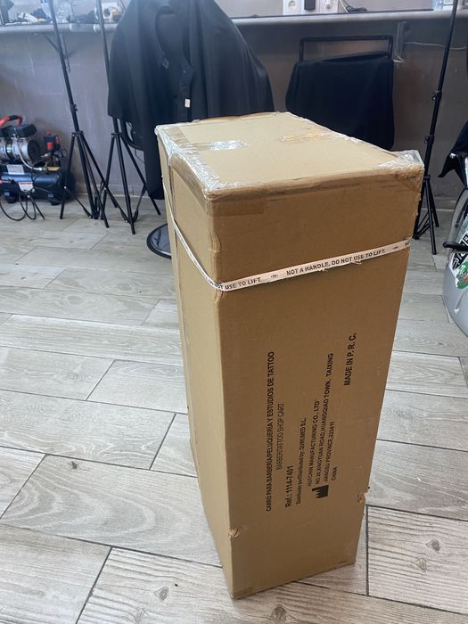 Carrinho de barbeiro/tatuagem Novo Embalado