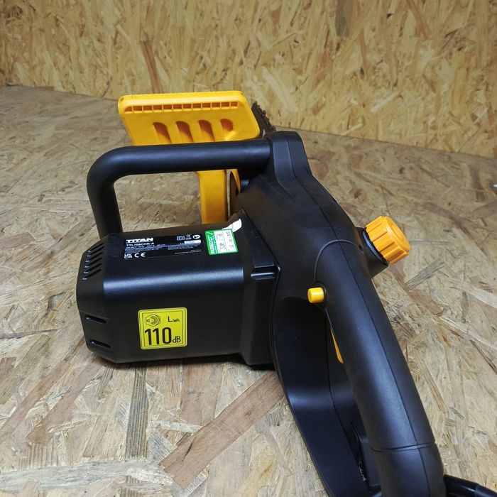 Nieużywana piła łańcuchowa elektryczna pilarka