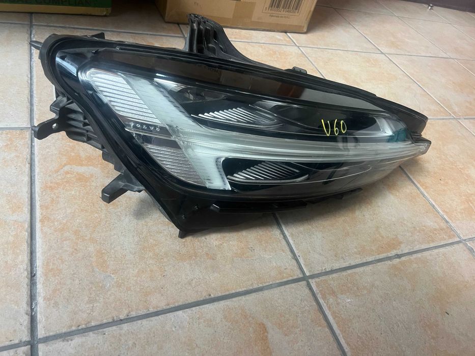 Otica Esquerda Volvo V60