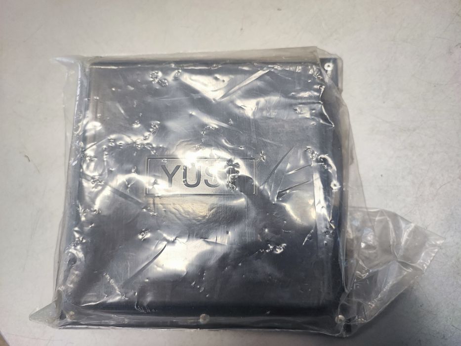 Панельна антена YUST 2x17 дБ 1700-2700 МГц/4G/3G