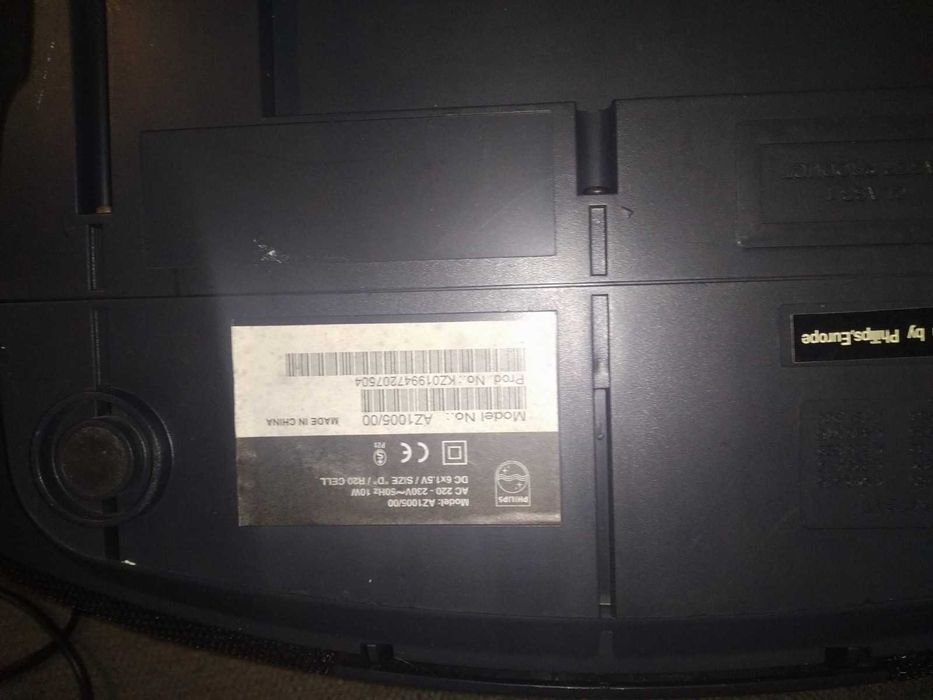 Radio leitor de CD e cassete Philips AZ1005/00