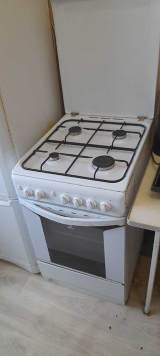 Плита газова б/у  INDESIT