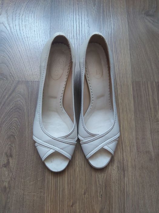Sprzedam buty damskie r.38 wkładka 25 cm