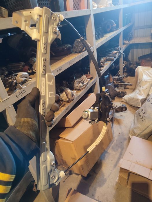 Склопідйомник стеклоподйомник передньої прав двері 9674412380 Сітроен