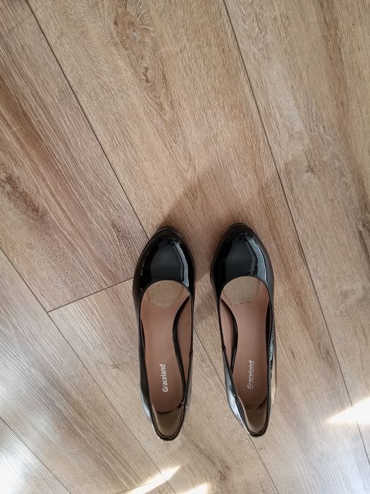 Buty na obcasie damskie