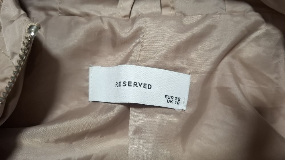 Cienka, beżowa parka Reserved r 38