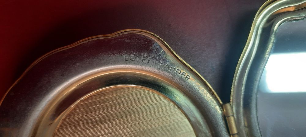 Caixa Estée Lauder pó de arroz