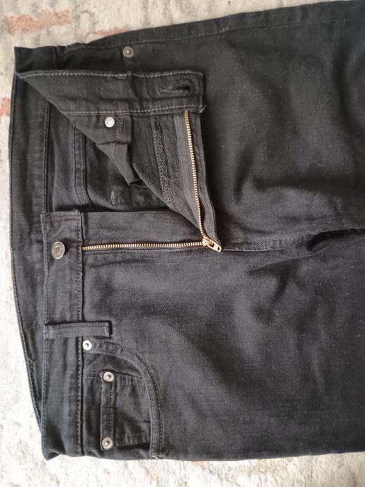 Fajne czarne klasyczne mięciutkie LEVIS,y W 30 L 32 pas 78cm