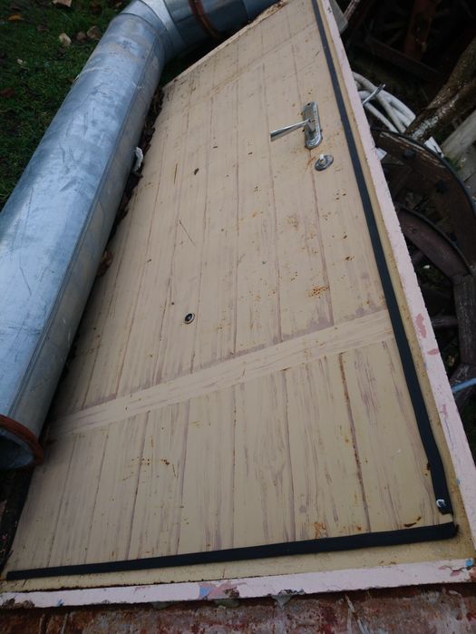 металеві двері( 1Х2м)