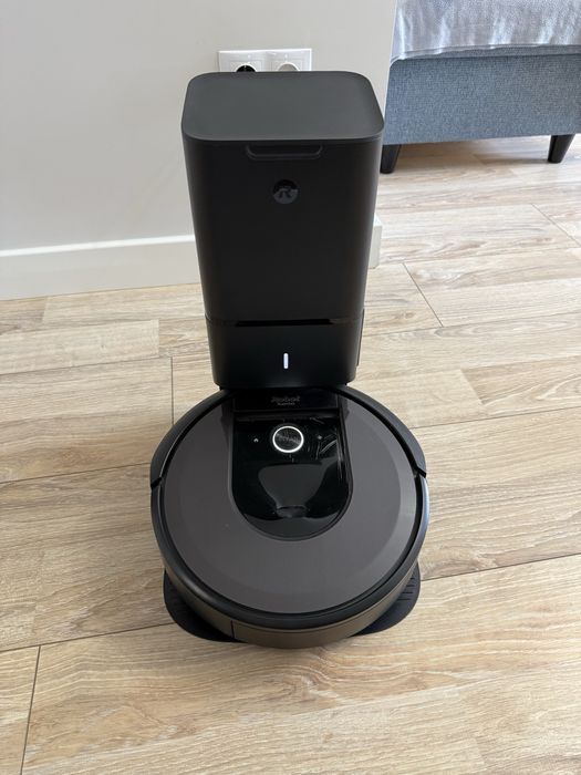 Робот пилосос iRobot Roomba i7+