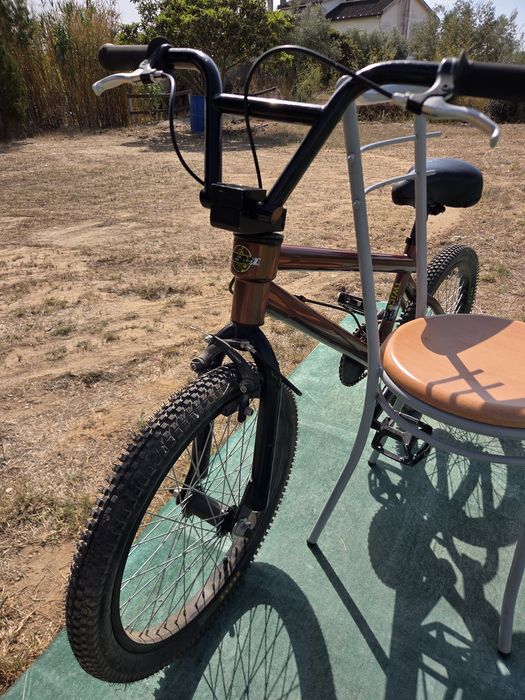 Vende se Bicicleta BMX
