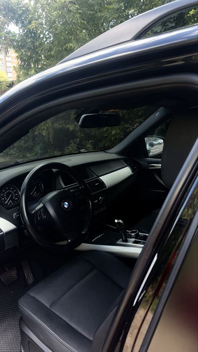 BMW x5 2012  року