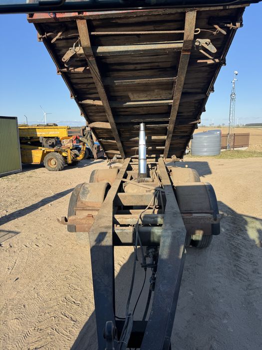 Przyczepa rolnicza tandem