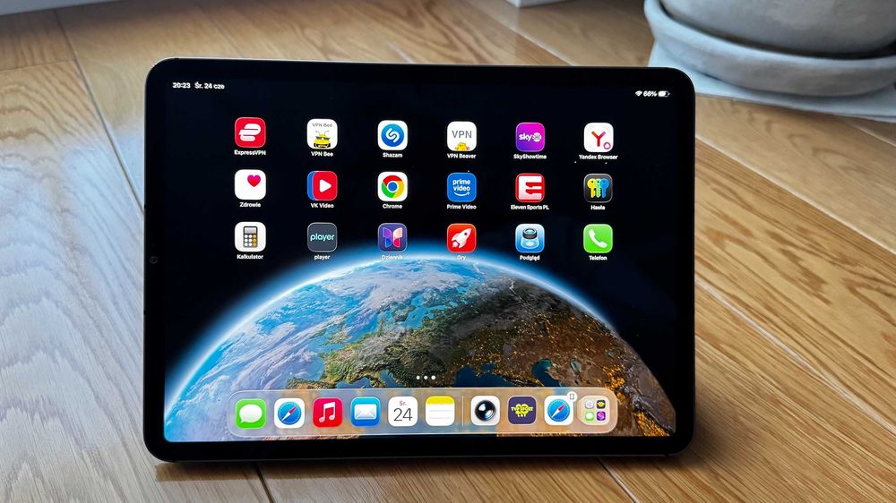 iPad Pro 11" 3. generacji 128 GB Wi-Fi + Cellular 5G + Smart Folio