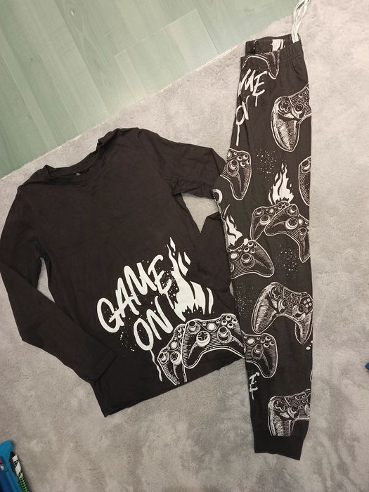 Piżama game on gamer pad PlayStation h&m 134/140