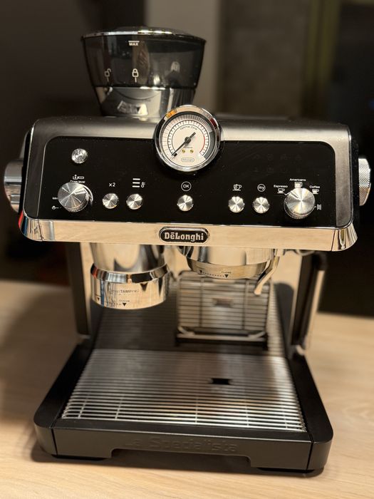 Ekspres kolbowy z mlynkiem Delonghi La specialiasta
