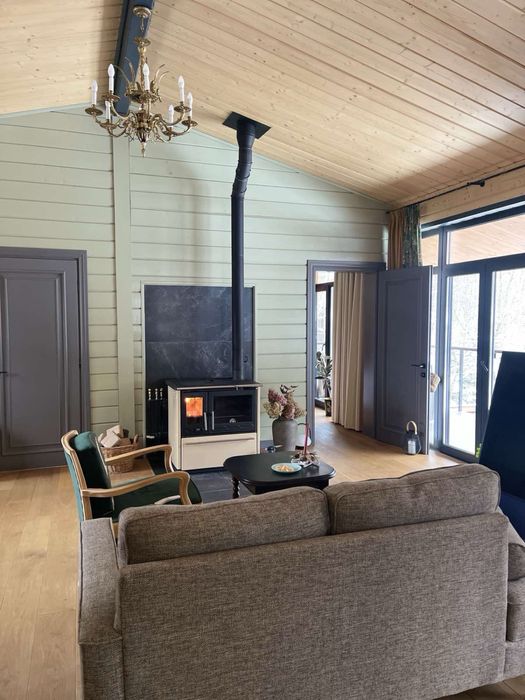 Подобова оренда будинку з Акумуляторми біля Києва. сауна, більярд, ліс