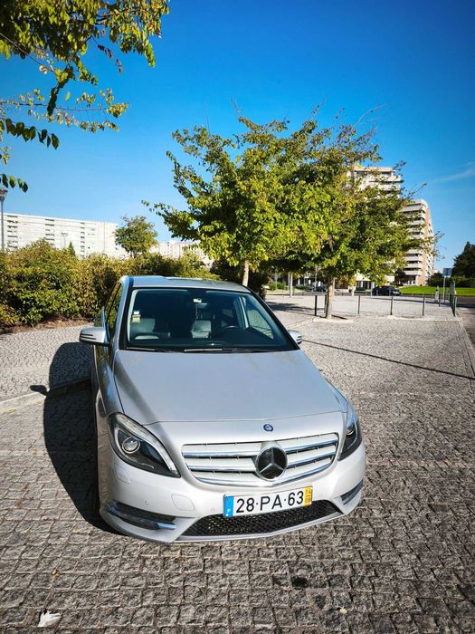Automóvel Mercedes Classe B de 2014 (impecável)