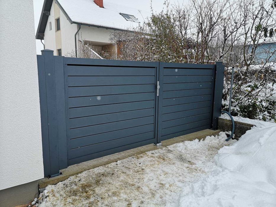 Nowoczesna brama aluminiowa model: Lamello Żaluzja bez prześwitu