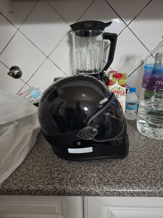 NOVO - Capacete Mota Preto- para desocupar