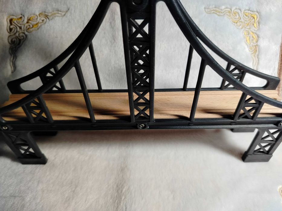 Most do drewnianej kolejki Brio