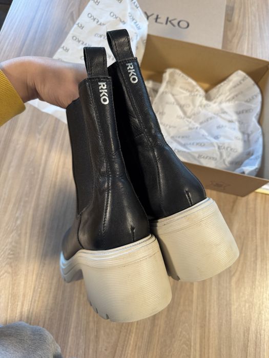 Buty botki Ryłko skórzane na platformie na obcasie RKO